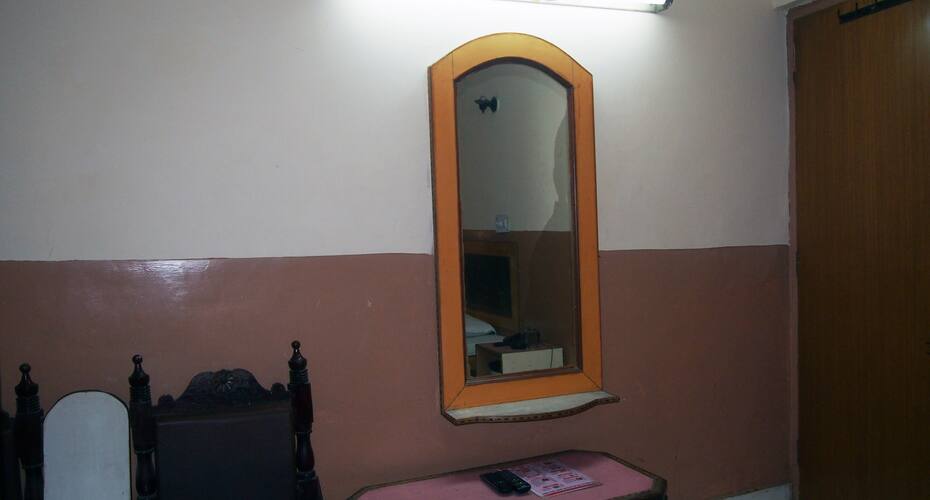 Hotel Ashoka Castle Deluxe, New Delhi 4